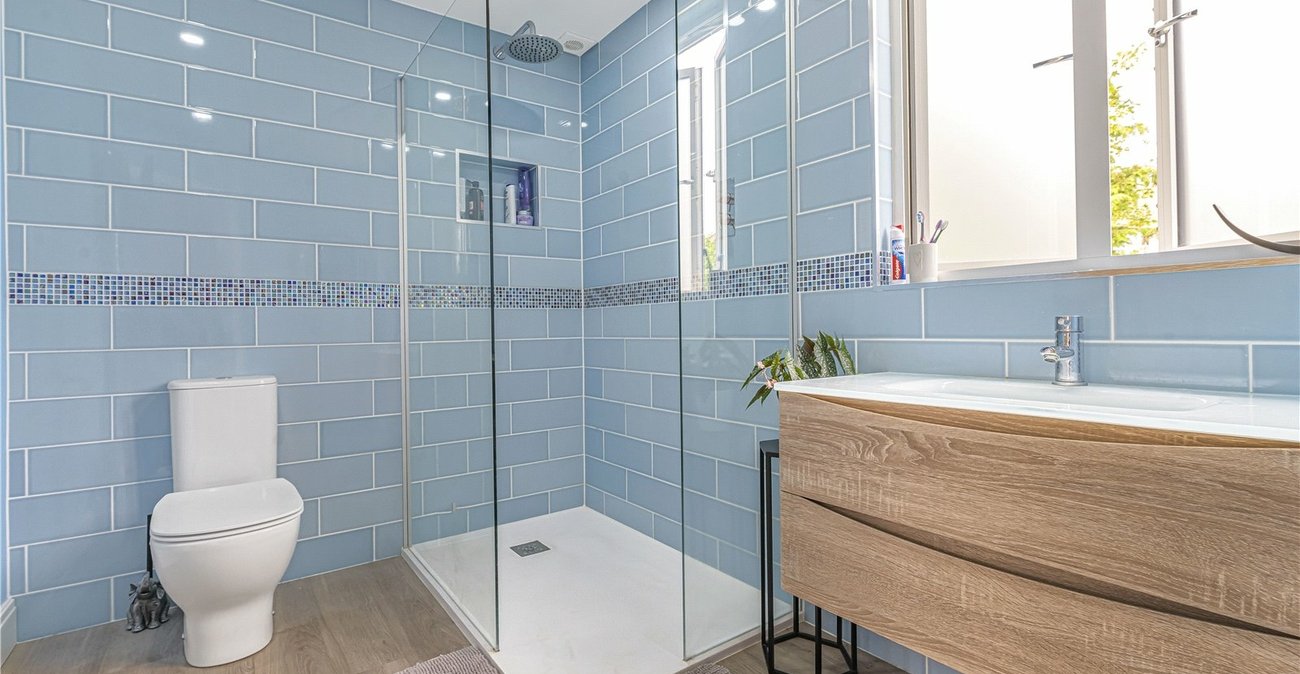 4 bedroom bungalow for sale in Hextable | Robinson Jackson