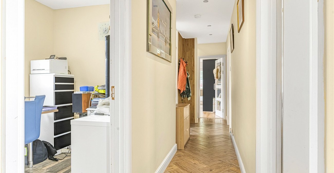 4 bedroom bungalow for sale in Hextable | Robinson Jackson