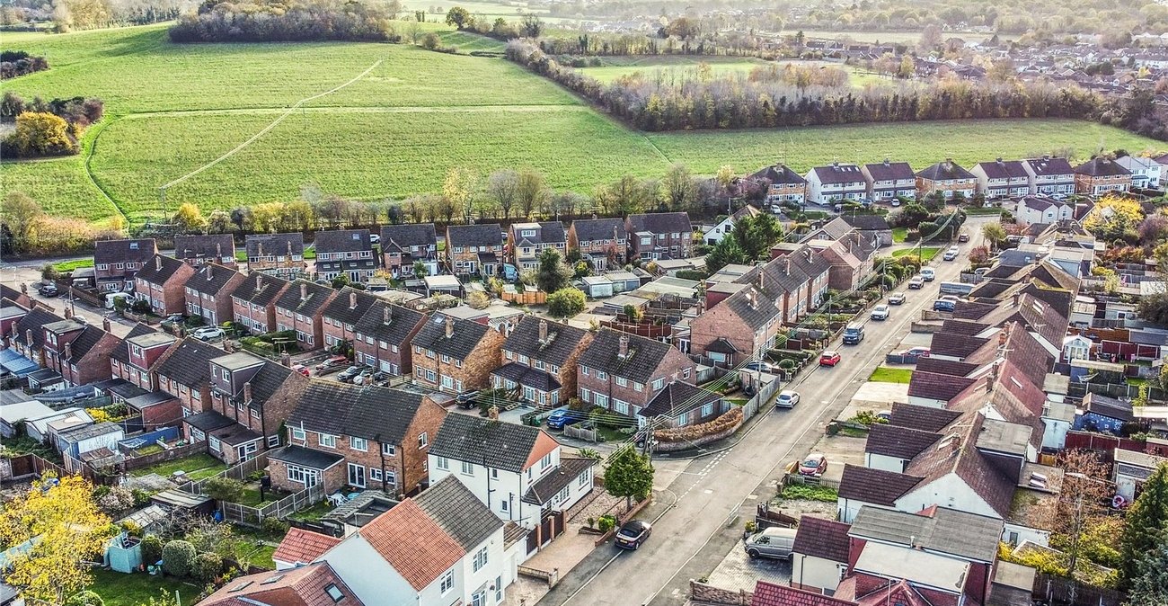 4 bedroom bungalow for sale in Hextable | Robinson Jackson