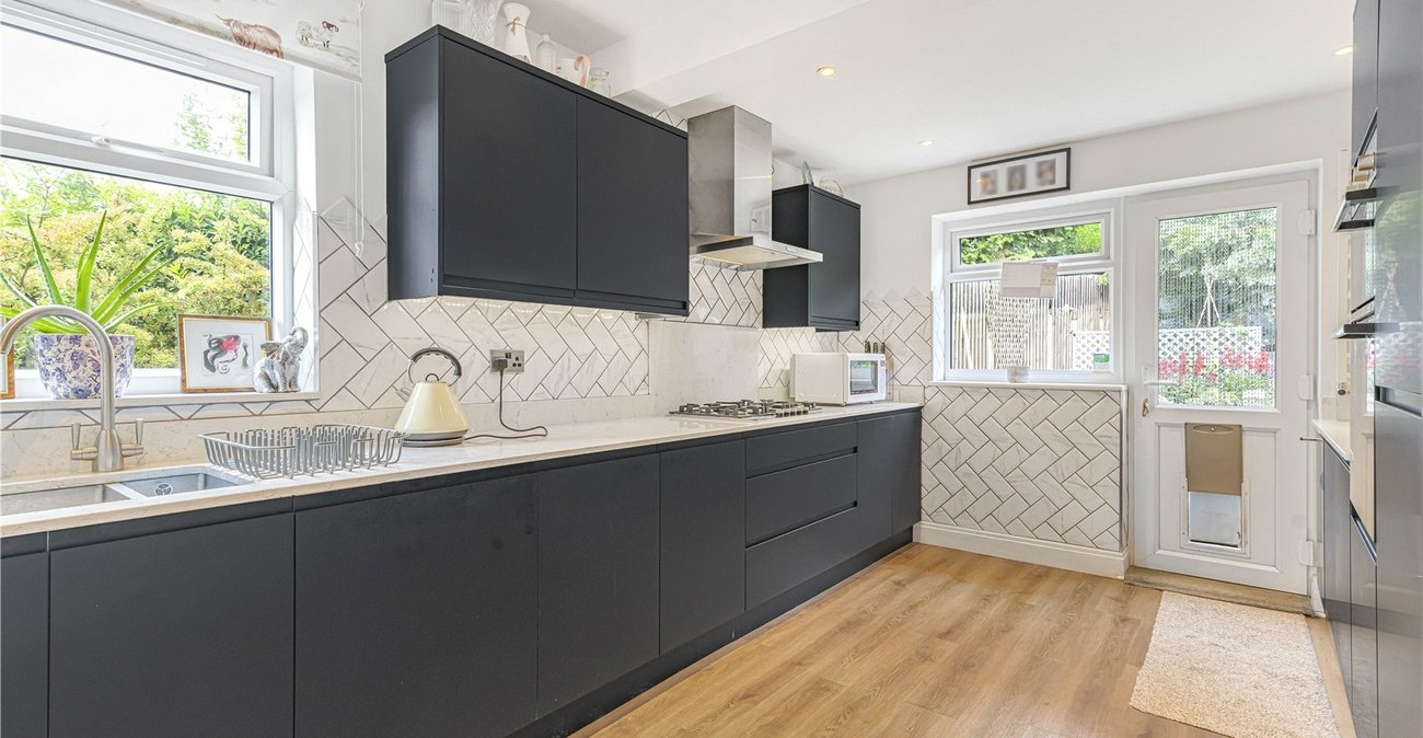 4 bedroom bungalow for sale in Hextable | Robinson Jackson