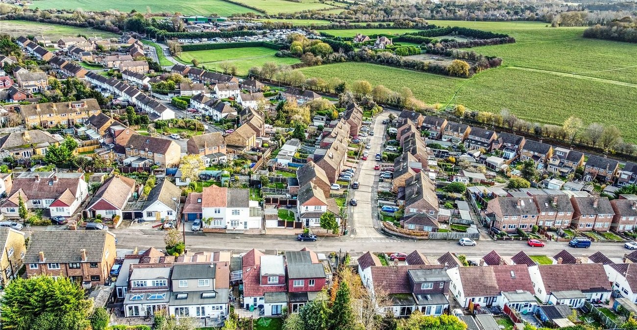 4 bedroom bungalow for sale in Hextable | Robinson Jackson