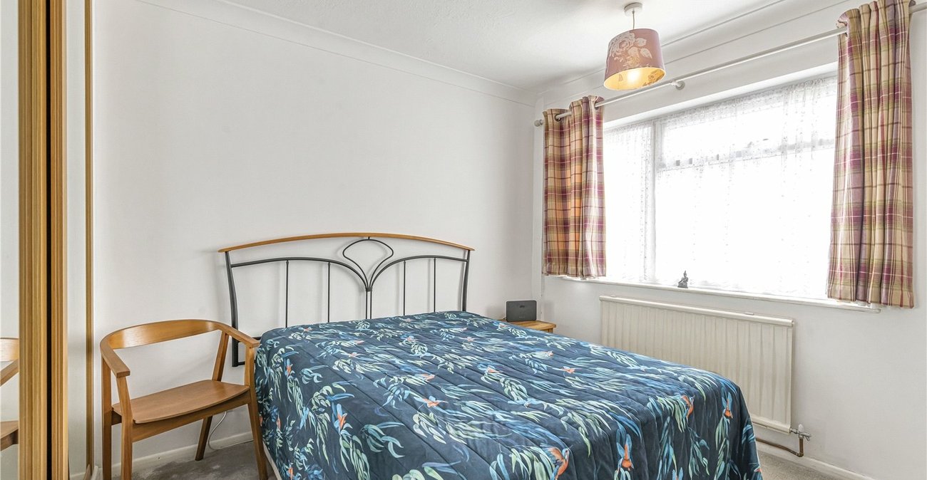 4 bedroom bungalow for sale in Hextable | Robinson Jackson