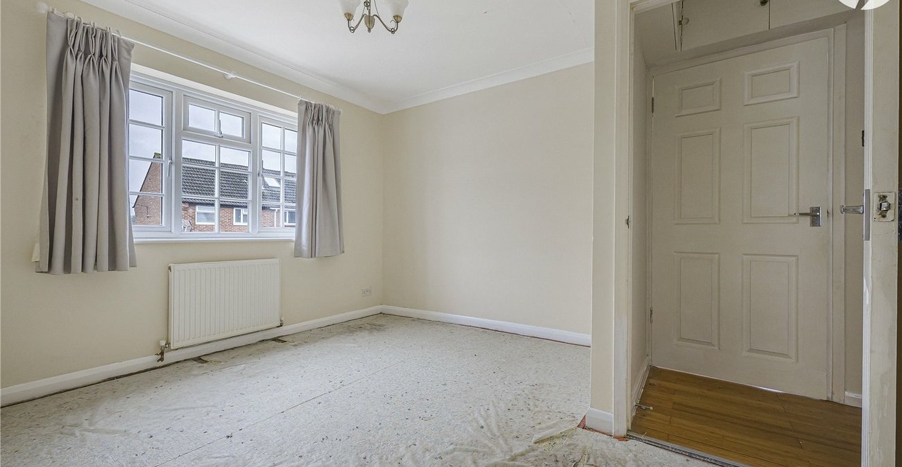 3 bedroom bungalow for sale in Hextable | Robinson Jackson