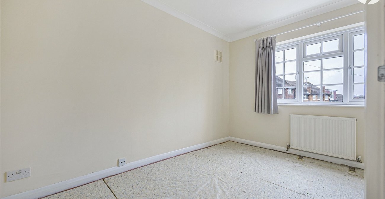 3 bedroom bungalow for sale in Hextable | Robinson Jackson