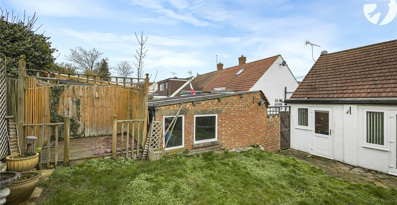 3 bedroom bungalow for sale in Hextable | Robinson Jackson