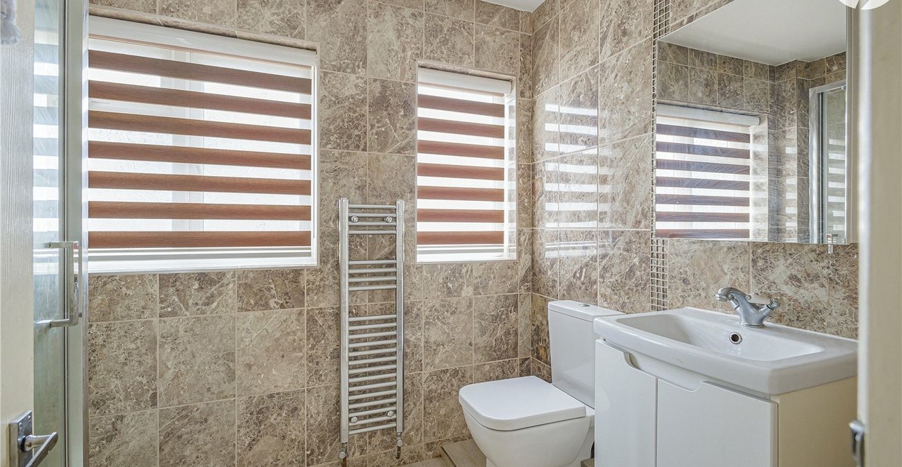 3 bedroom bungalow for sale in Hextable | Robinson Jackson