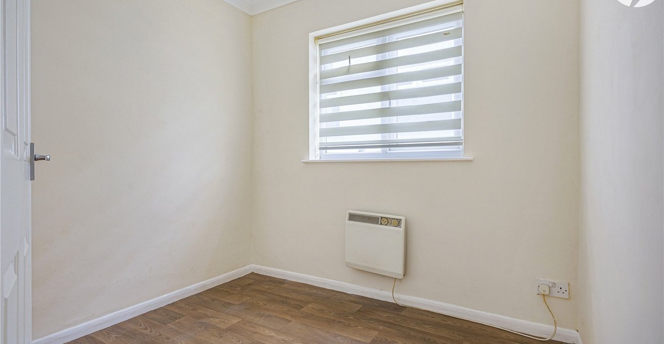 3 bedroom bungalow for sale in Hextable | Robinson Jackson