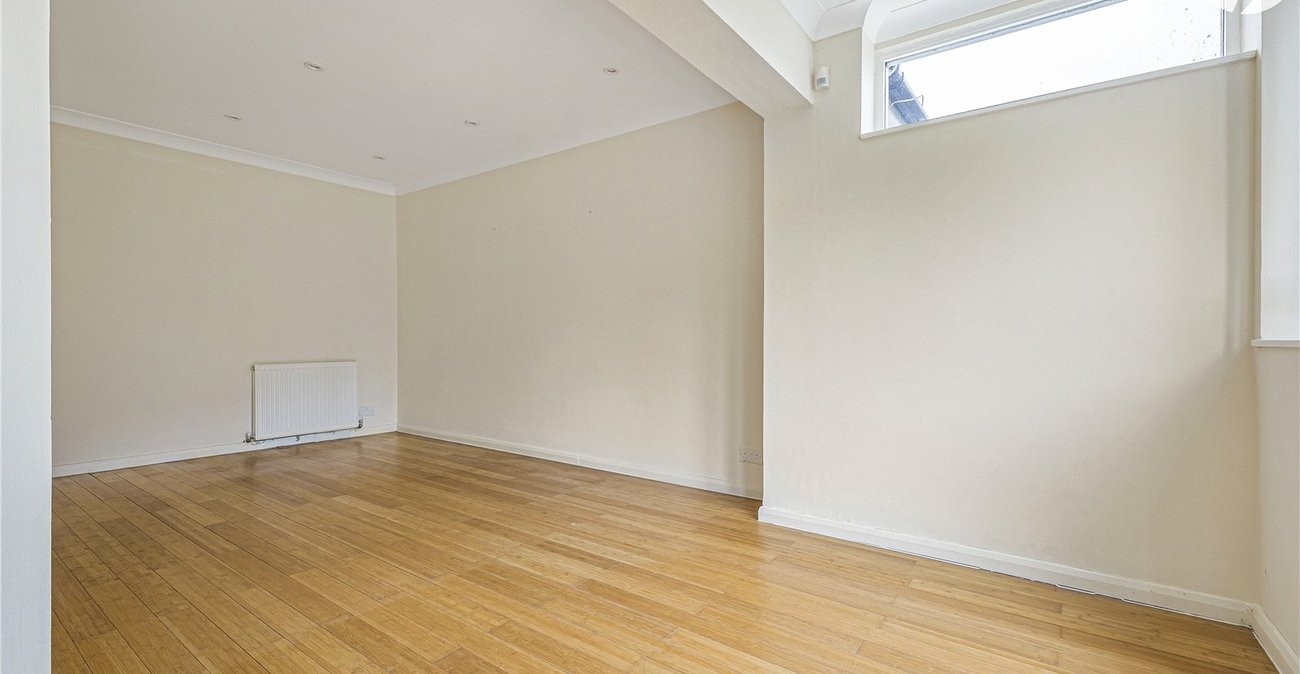 3 bedroom bungalow for sale in Hextable | Robinson Jackson