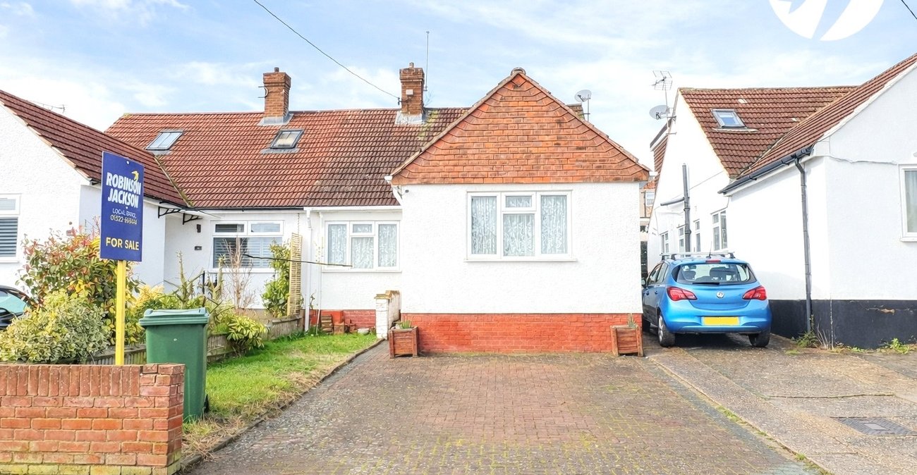 3 bedroom bungalow for sale in Hextable | Robinson Jackson