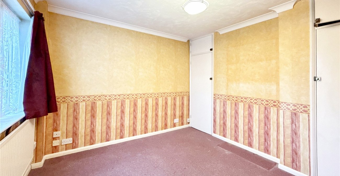 3 bedroom bungalow for sale in Hextable | Robinson Jackson