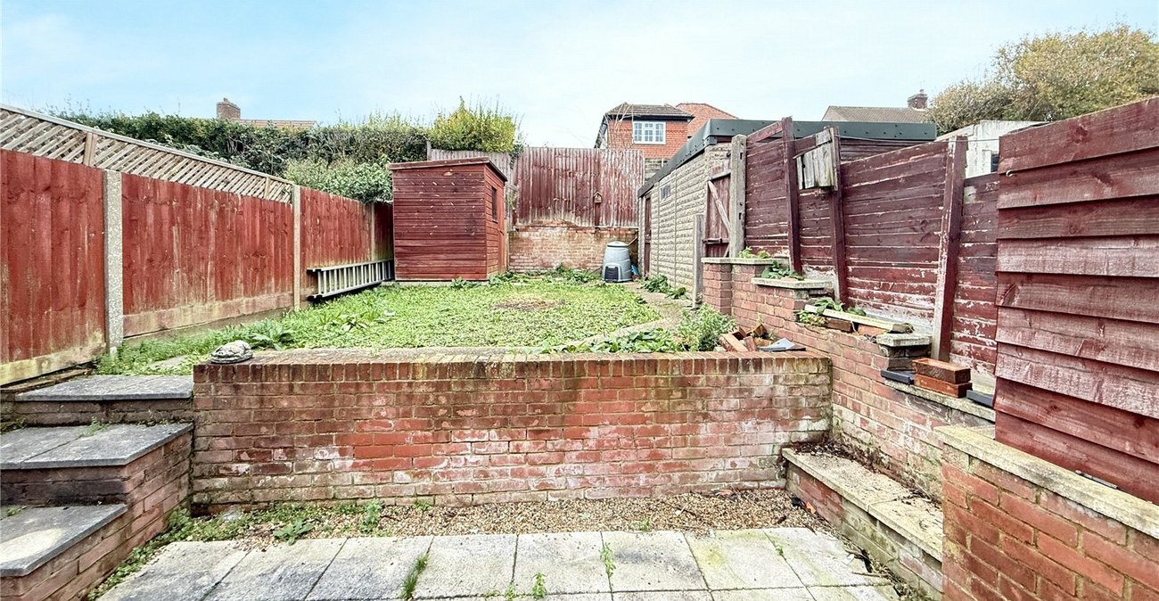 3 bedroom bungalow for sale in Hextable | Robinson Jackson