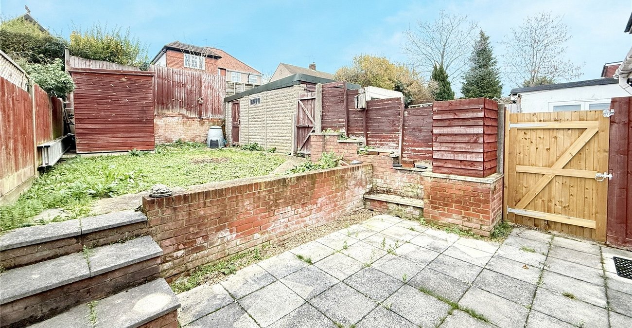 3 bedroom bungalow for sale in Hextable | Robinson Jackson