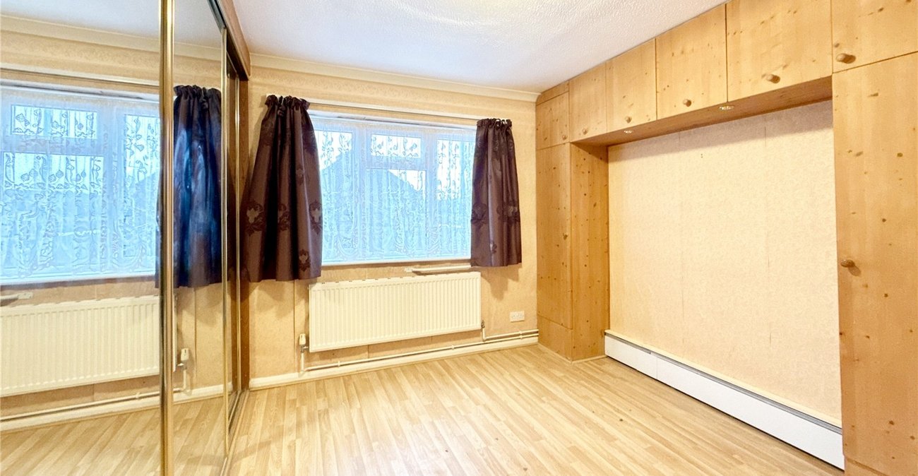 3 bedroom bungalow for sale in Hextable | Robinson Jackson