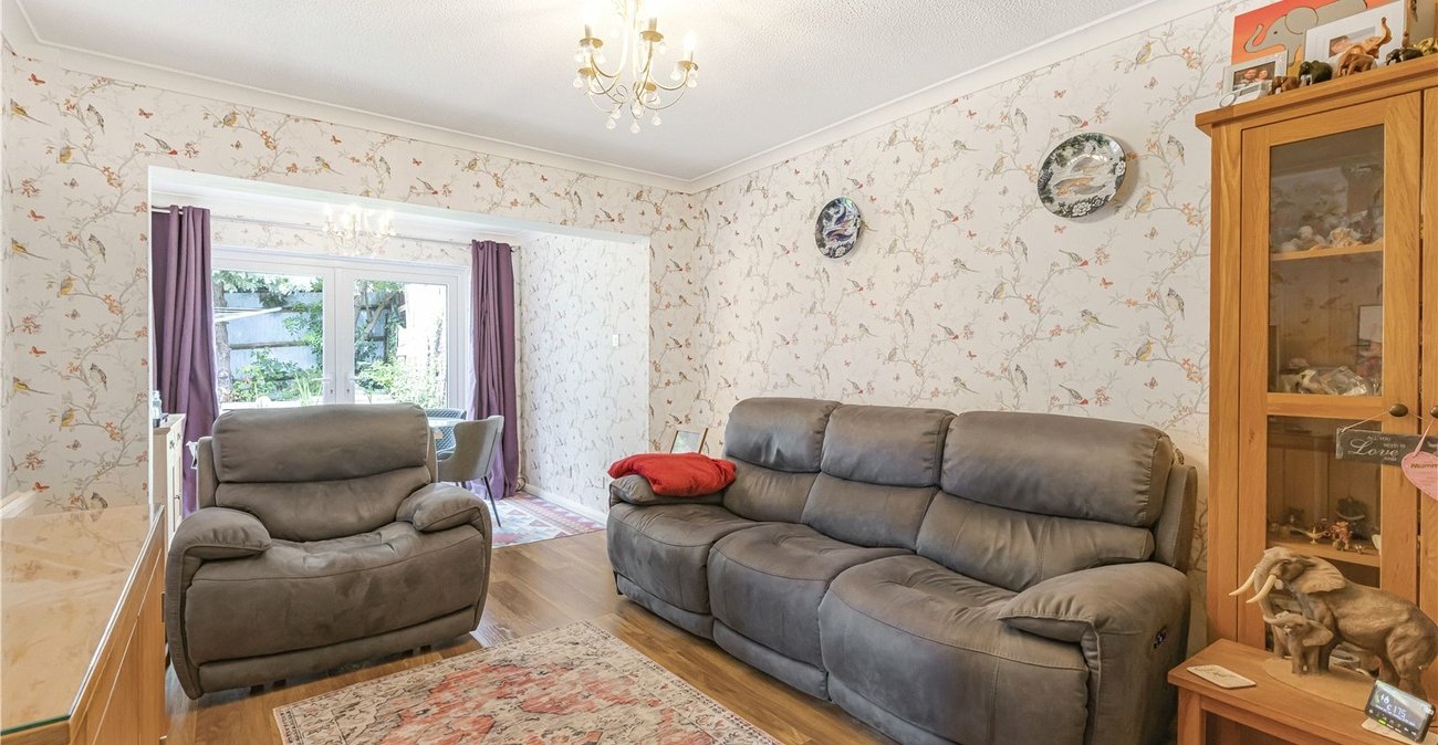 4 bedroom bungalow for sale in Hextable | Robinson Jackson