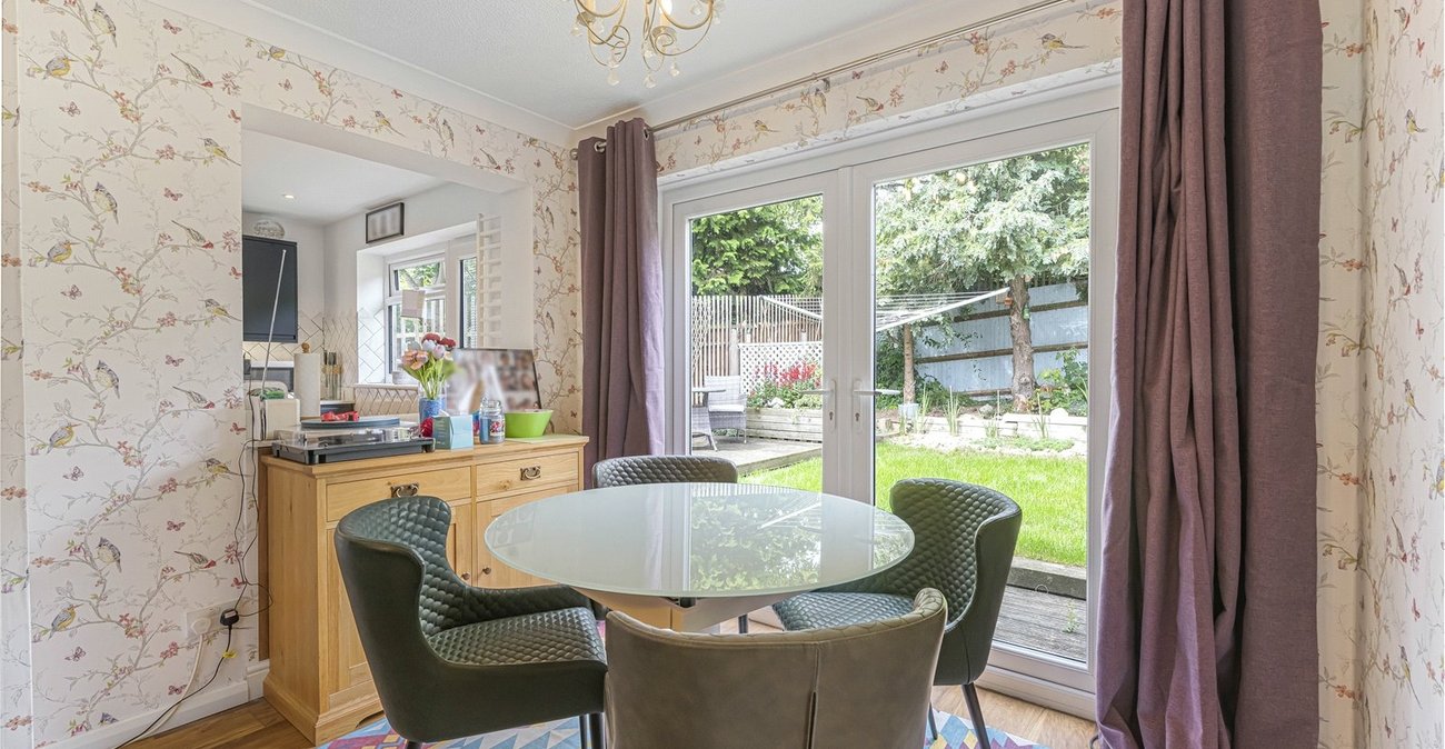 4 bedroom bungalow for sale in Hextable | Robinson Jackson