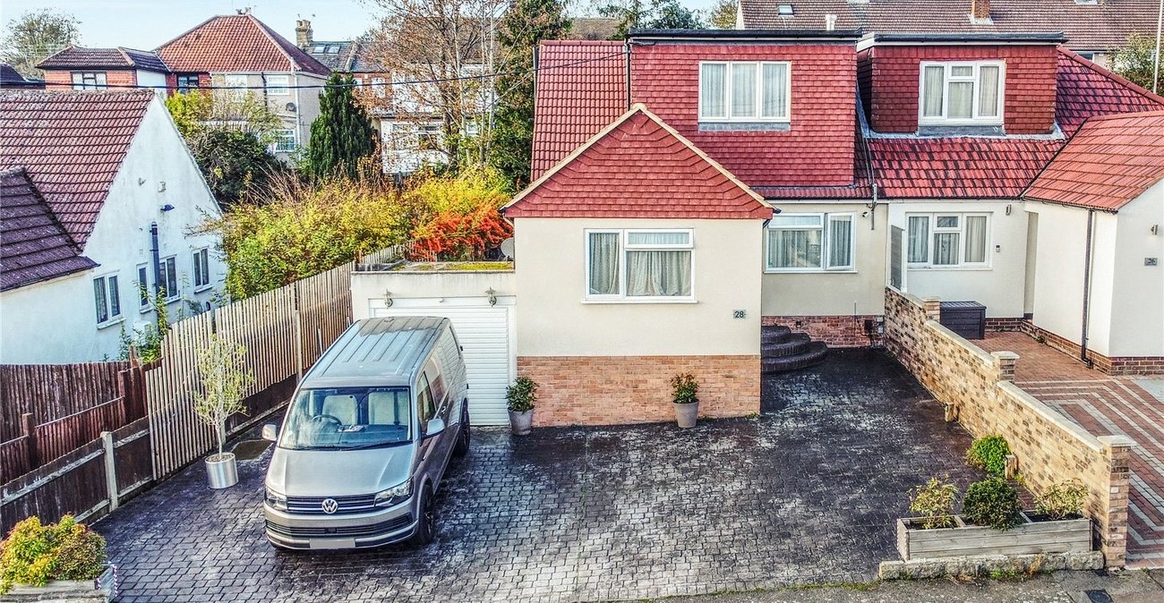 4 bedroom bungalow for sale in Hextable | Robinson Jackson