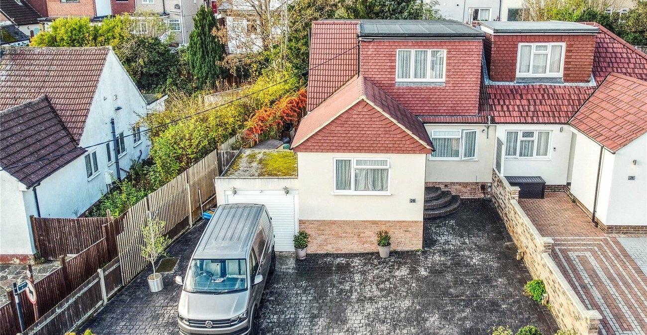 4 bedroom bungalow for sale in Hextable | Robinson Jackson