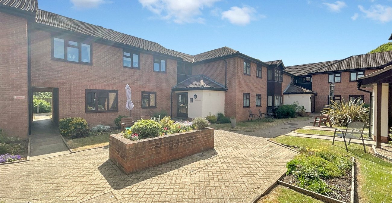 2 bedroom property for sale in Sidcup | Robinson Jackson