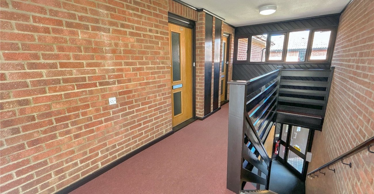 2 bedroom property for sale in Sidcup | Robinson Jackson