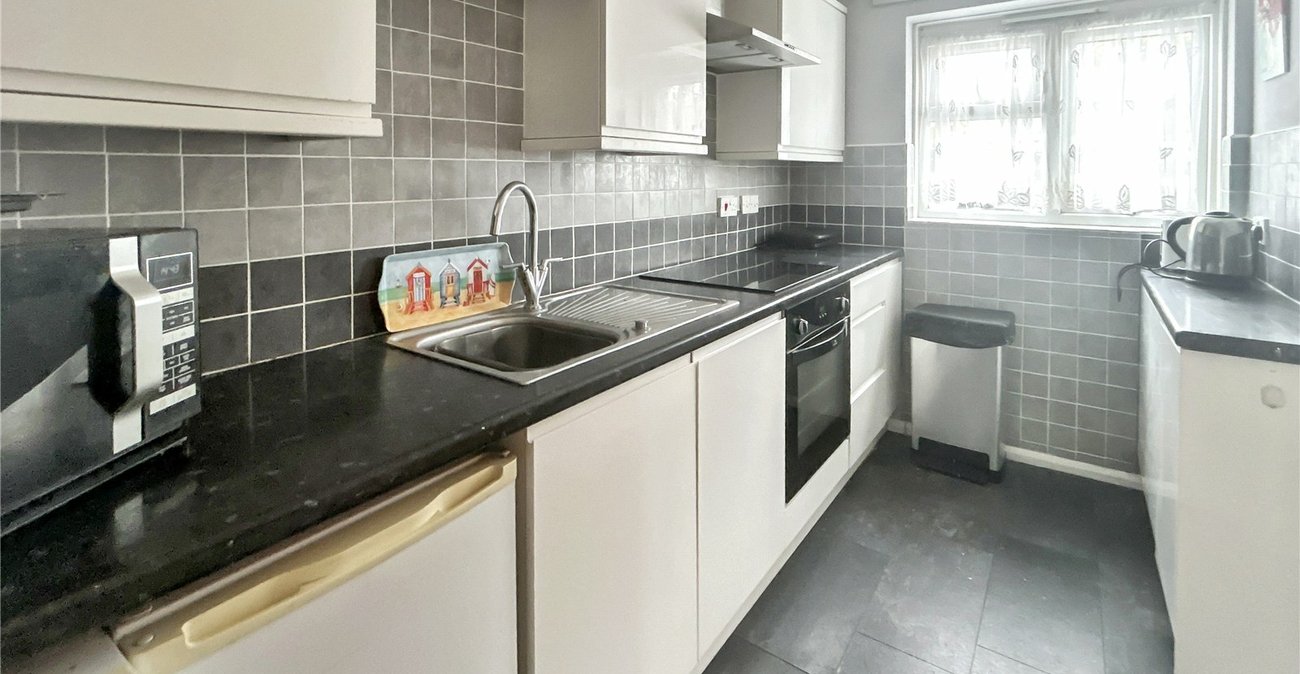 2 bedroom property for sale in Sidcup | Robinson Jackson