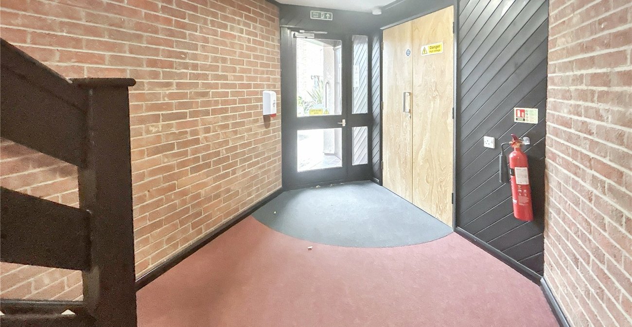 2 bedroom property for sale in Sidcup | Robinson Jackson