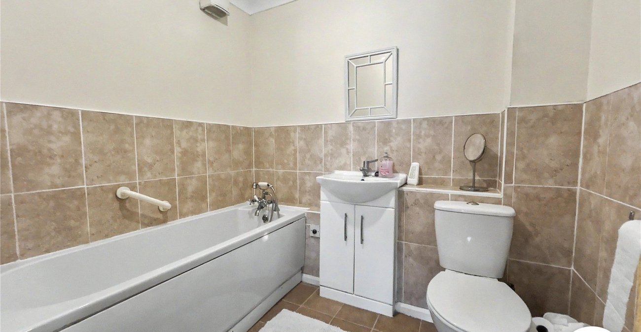 2 bedroom property for sale in Sidcup | Robinson Jackson