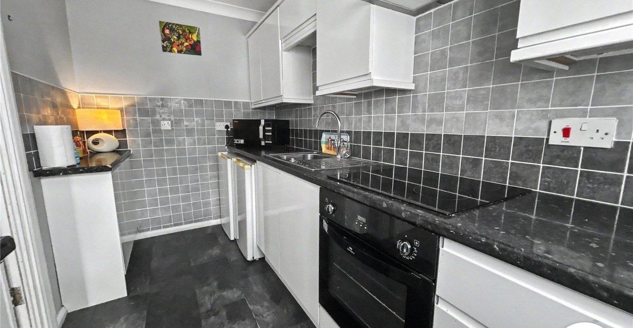 2 bedroom property for sale in Sidcup | Robinson Jackson