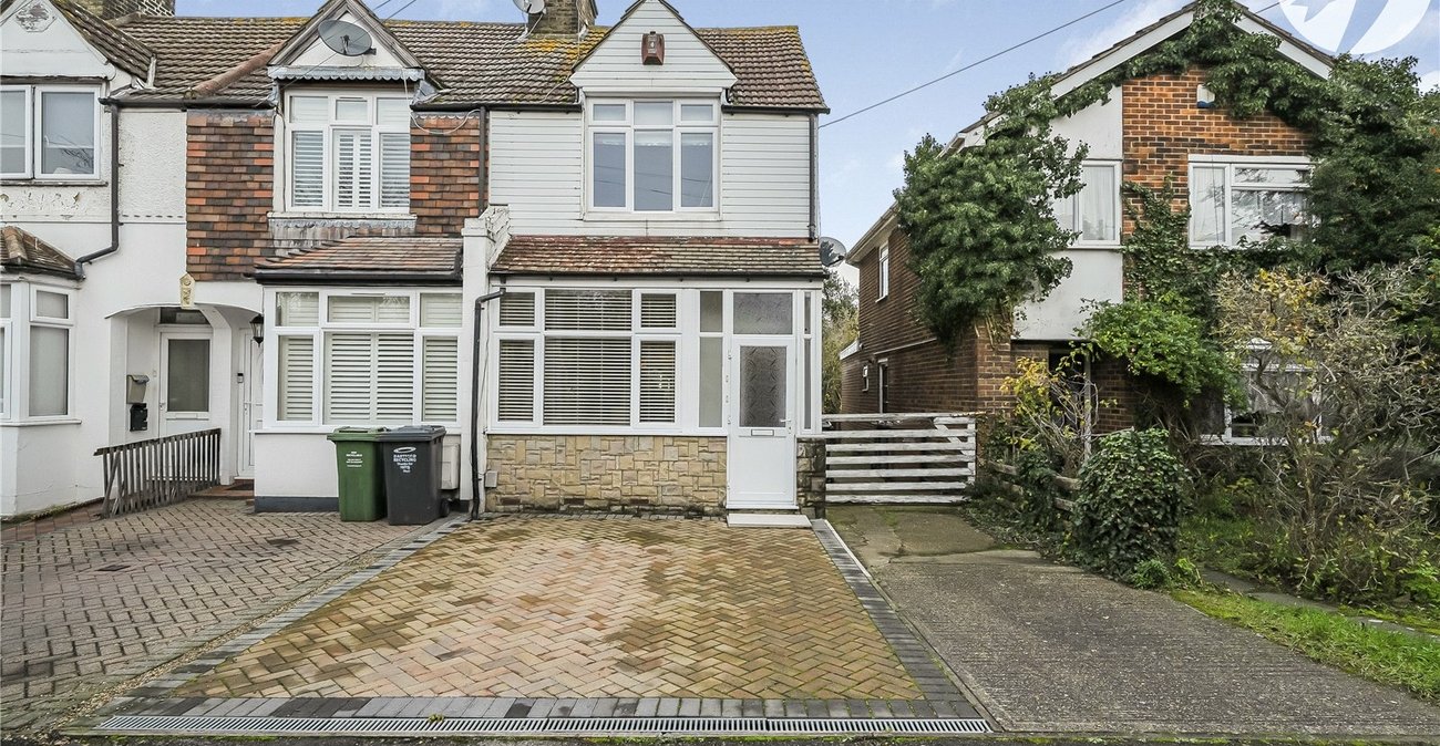 3 bedroom house for sale in West Dartford | Robinson Jackson