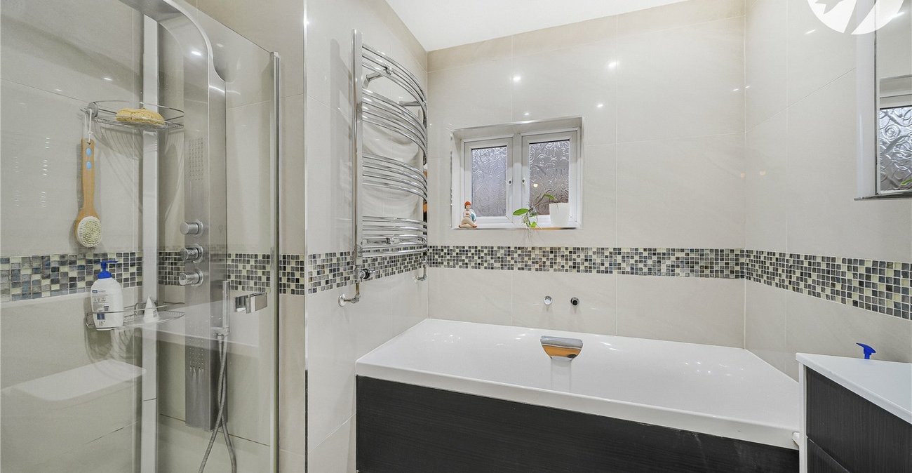 3 bedroom house for sale in West Dartford | Robinson Jackson