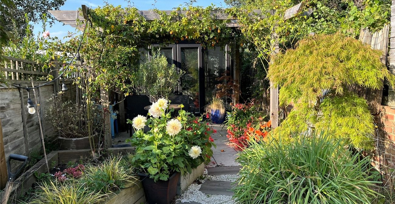 3 bedroom house for sale in West Dartford | Robinson Jackson