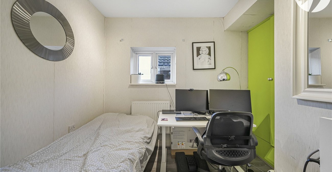 3 bedroom house for sale in West Dartford | Robinson Jackson