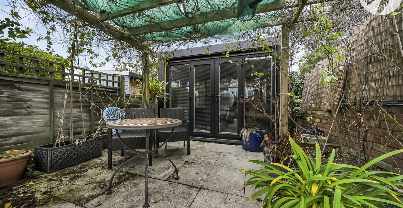 3 bedroom house for sale in West Dartford | Robinson Jackson