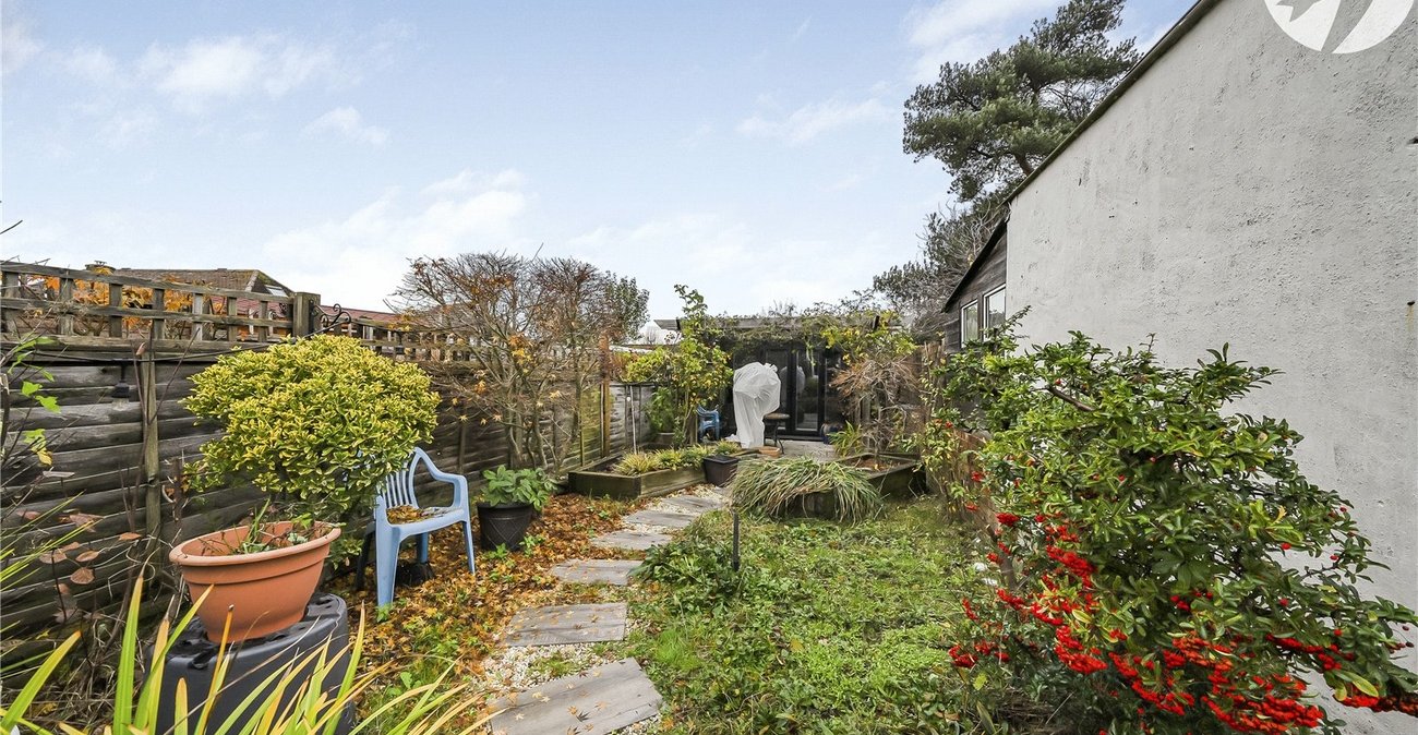 3 bedroom house for sale in West Dartford | Robinson Jackson