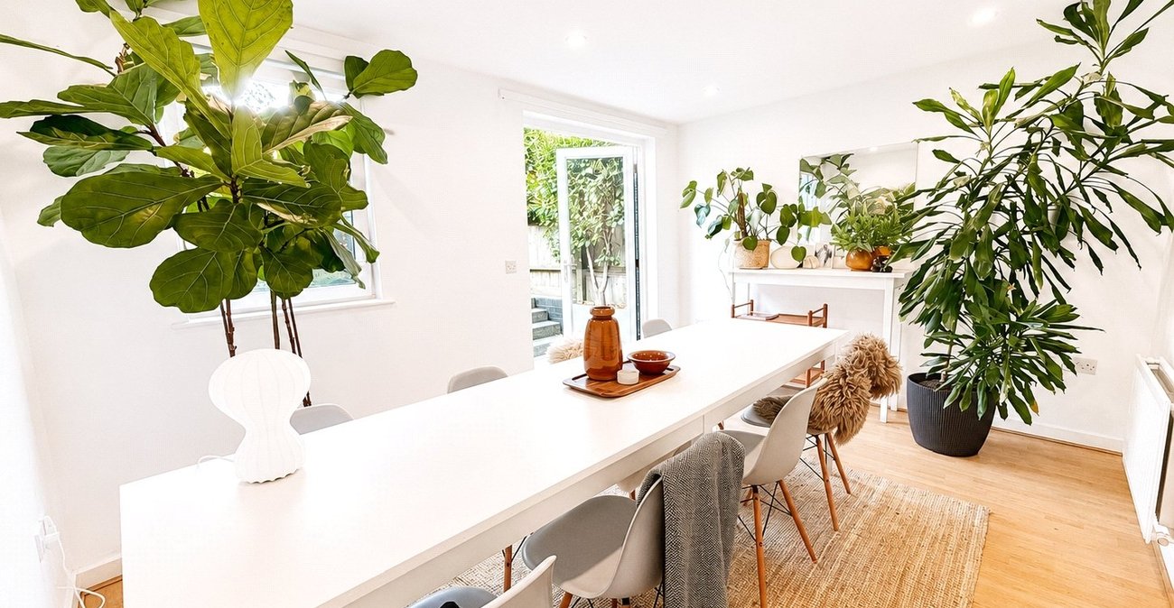 3 bedroom house for sale in London | Robinson Jackson