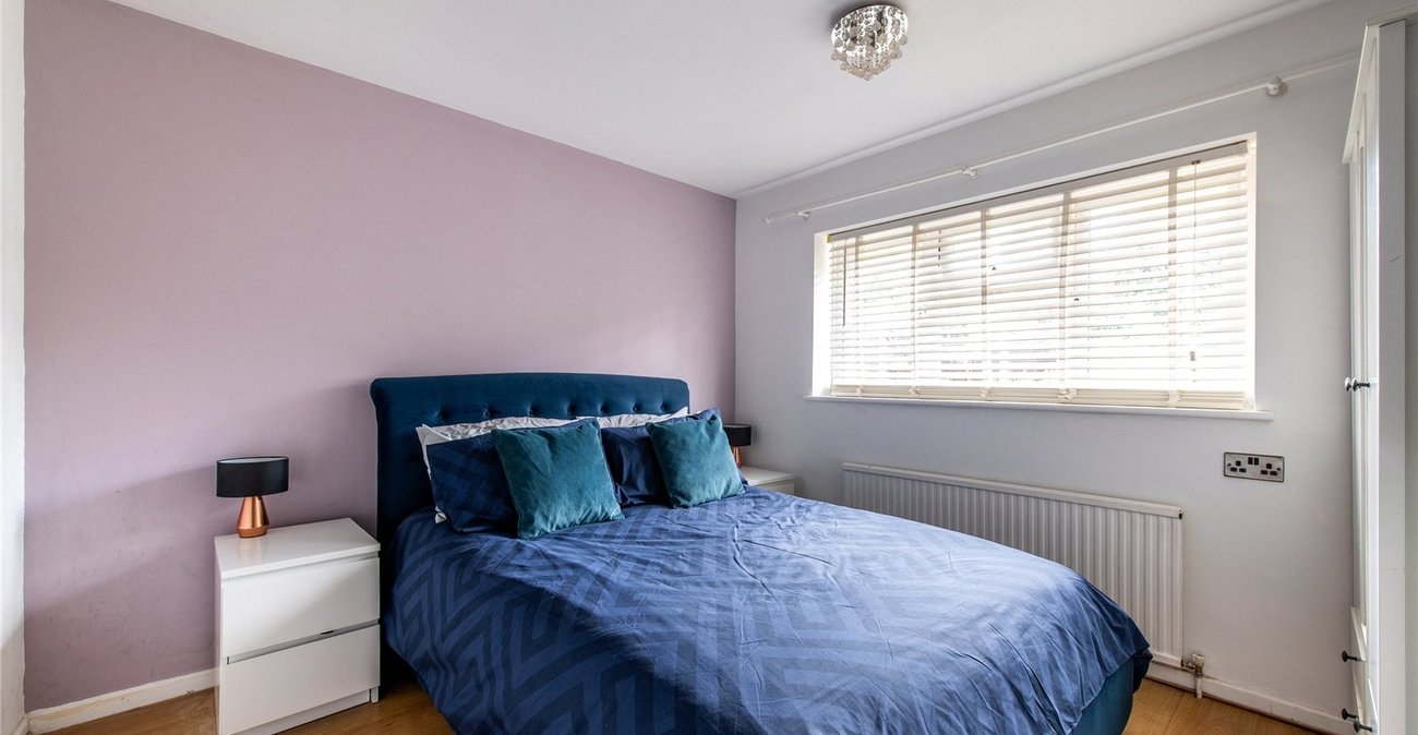 3 bedroom house for sale in Istead Rise | Robinson Michael & Jackson