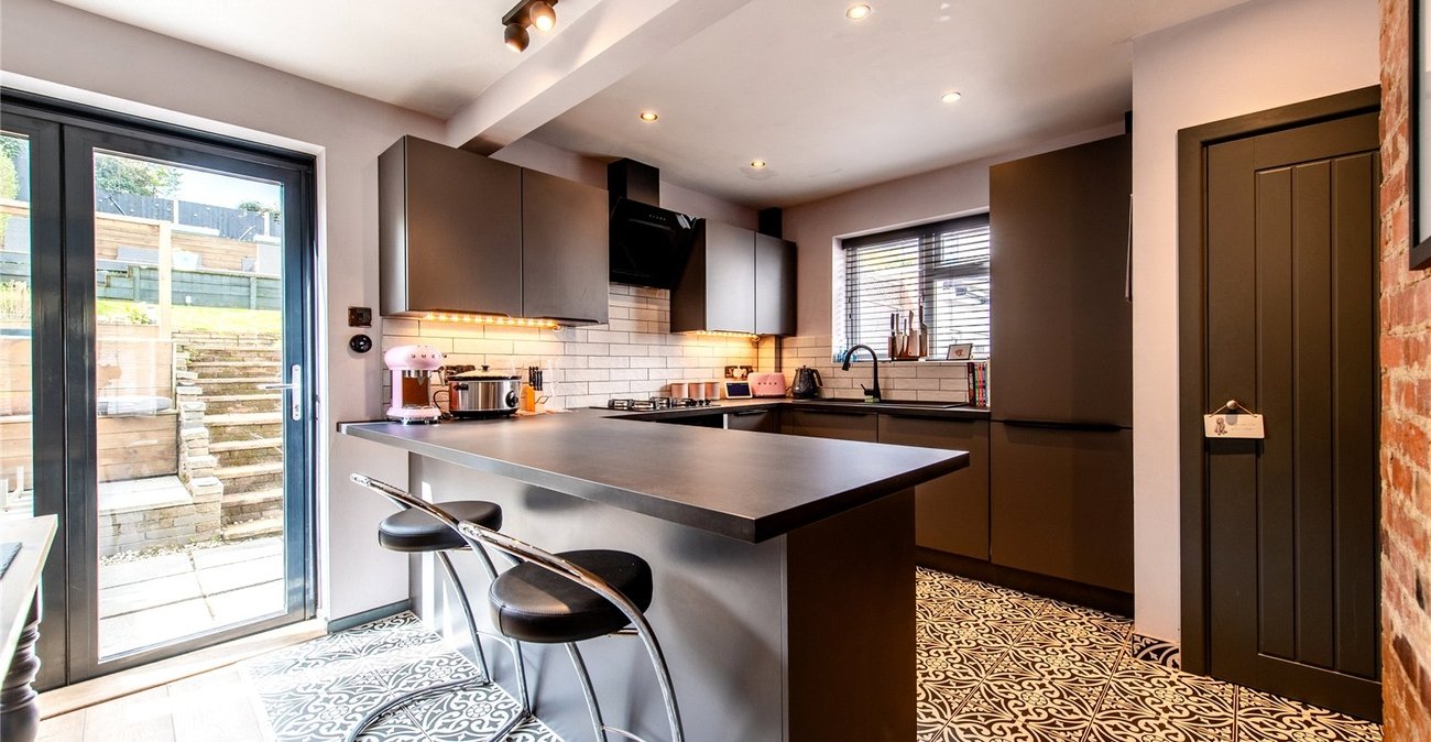 3 bedroom house for sale in Istead Rise | Robinson Michael & Jackson