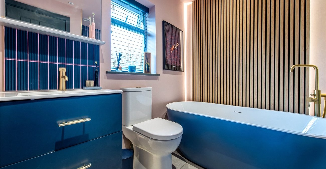 3 bedroom house for sale in Istead Rise | Robinson Michael & Jackson