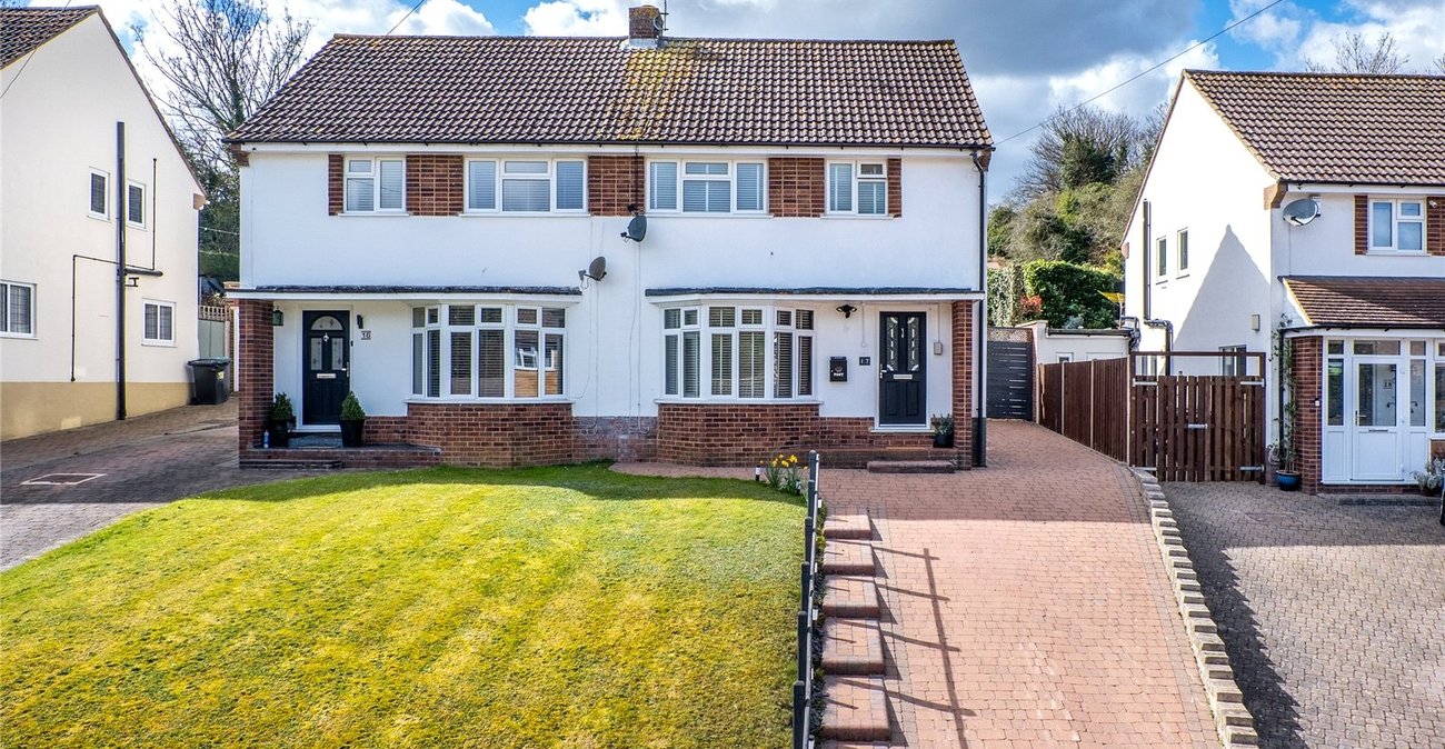 3 bedroom house for sale in Istead Rise | Robinson Michael & Jackson