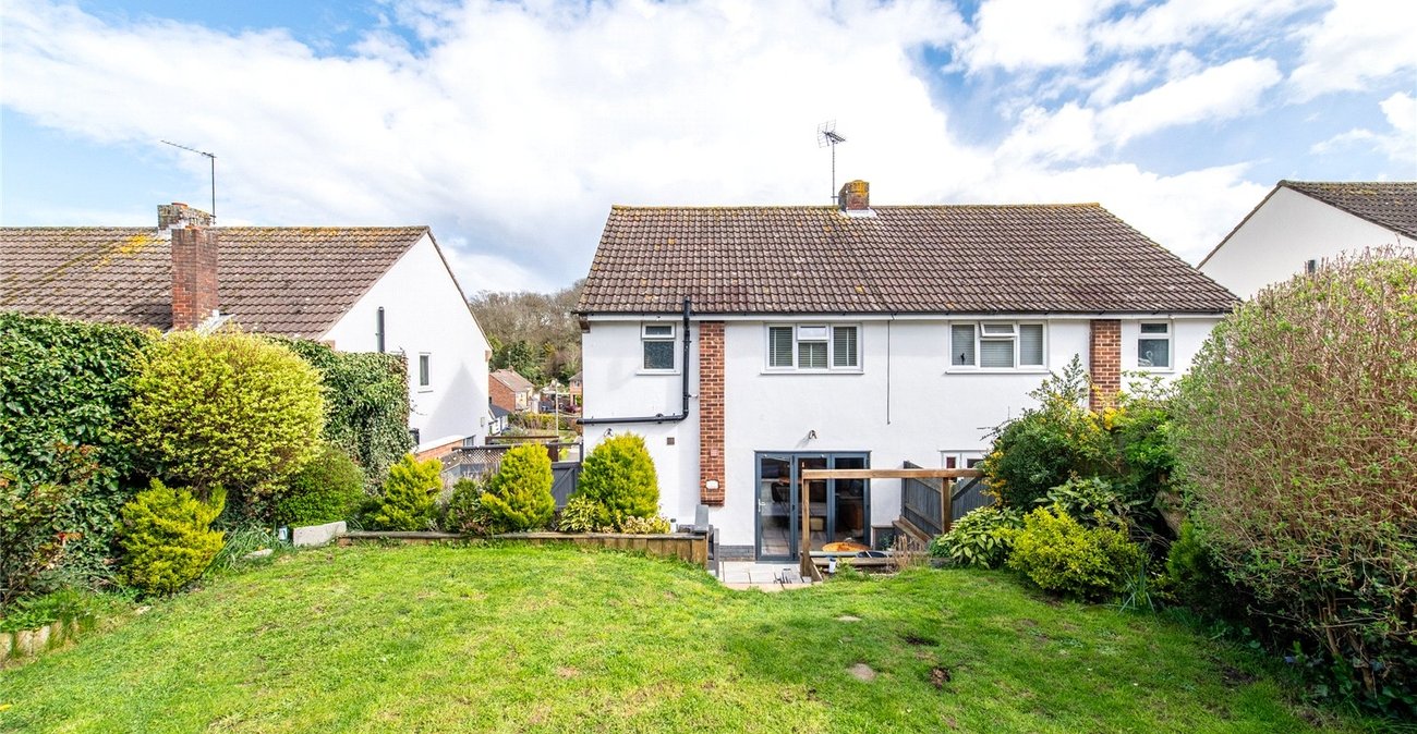3 bedroom house for sale in Istead Rise | Robinson Michael & Jackson
