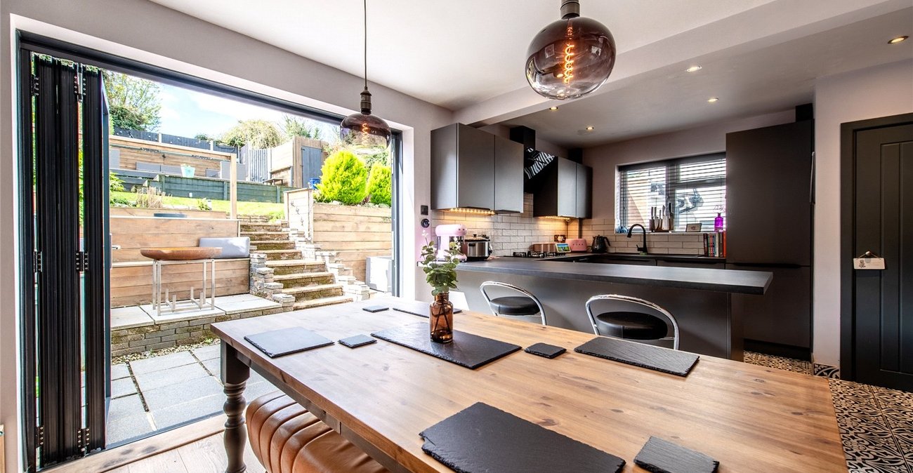 3 bedroom house for sale in Istead Rise | Robinson Michael & Jackson