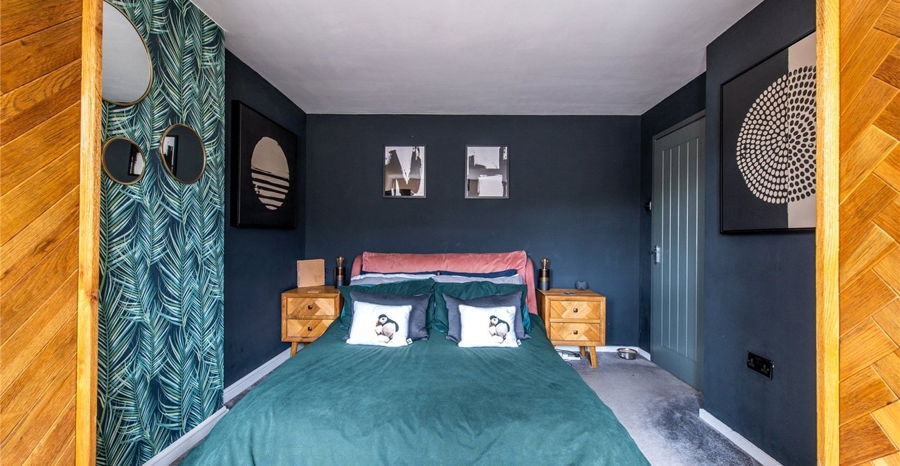 3 bedroom house for sale in Istead Rise | Robinson Michael & Jackson