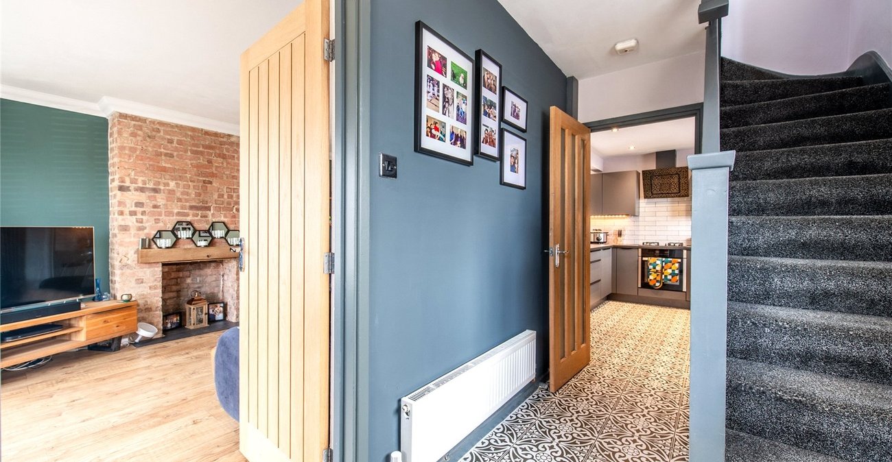 3 bedroom house for sale in Istead Rise | Robinson Michael & Jackson