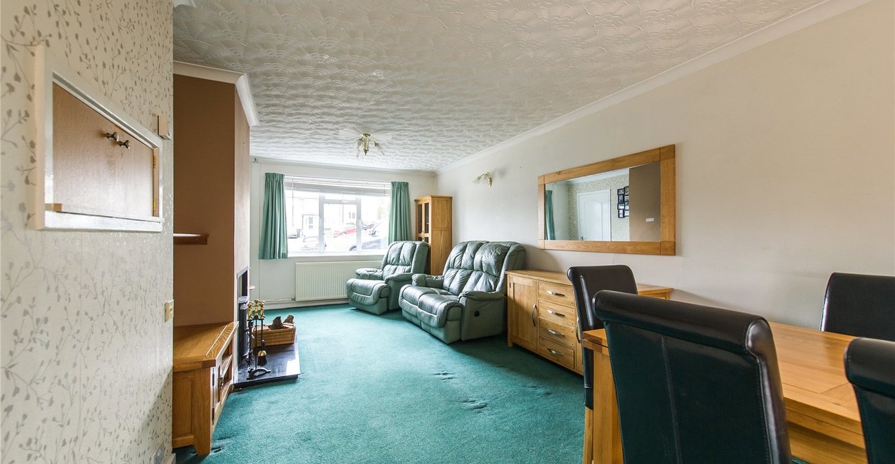 3 bedroom house for sale in Istead Rise | Robinson Michael & Jackson