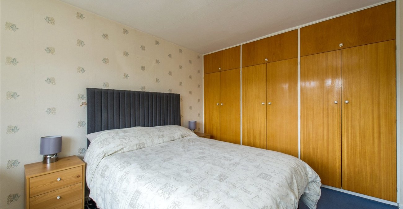 3 bedroom house for sale in Istead Rise | Robinson Michael & Jackson