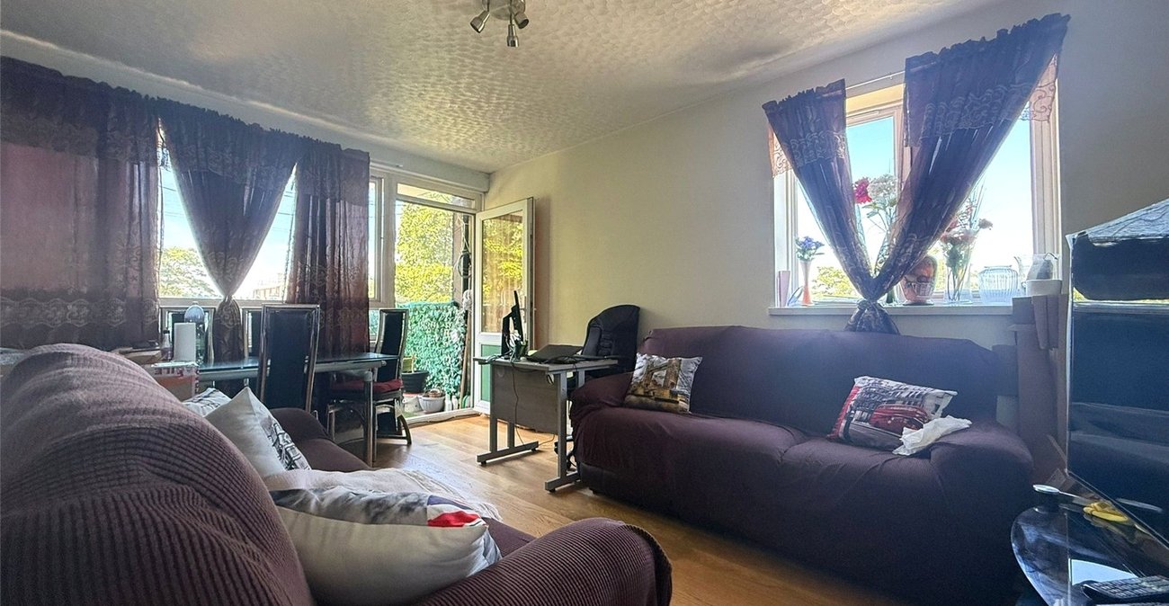3 bedroom property for sale in Abbey Wood | Robinson Jackson
