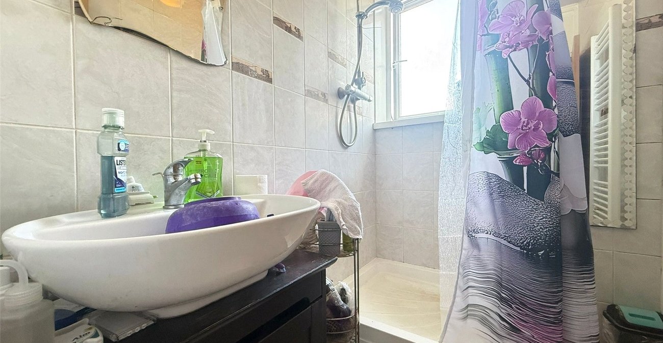 3 bedroom property for sale in Abbey Wood | Robinson Jackson