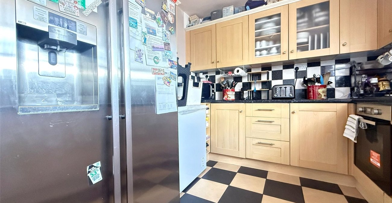 3 bedroom property for sale in Abbey Wood | Robinson Jackson