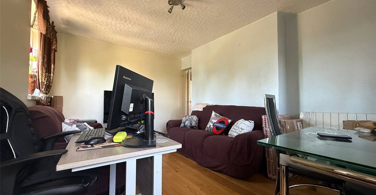 3 bedroom property for sale in Abbey Wood | Robinson Jackson