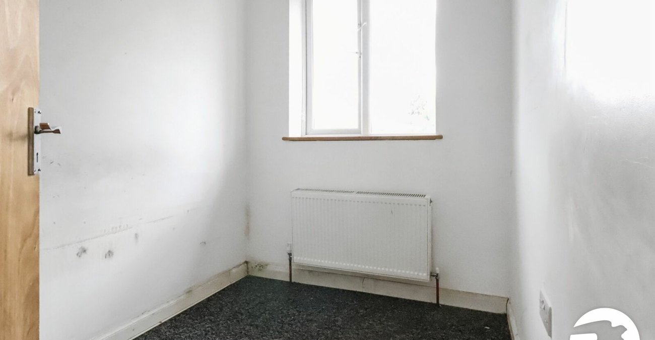 3 bedroom house for sale in London | Robinson Jackson