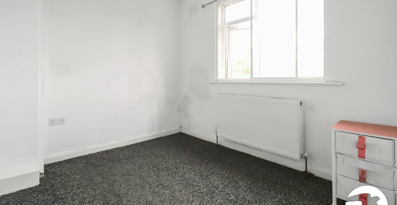 3 bedroom house for sale in London | Robinson Jackson